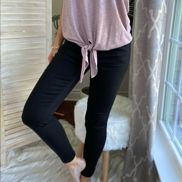 LAST! Victoria Skinny Black Jeans - Picture 3 of 10